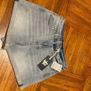 High rise jean shorts. Light blue. Size 9.
